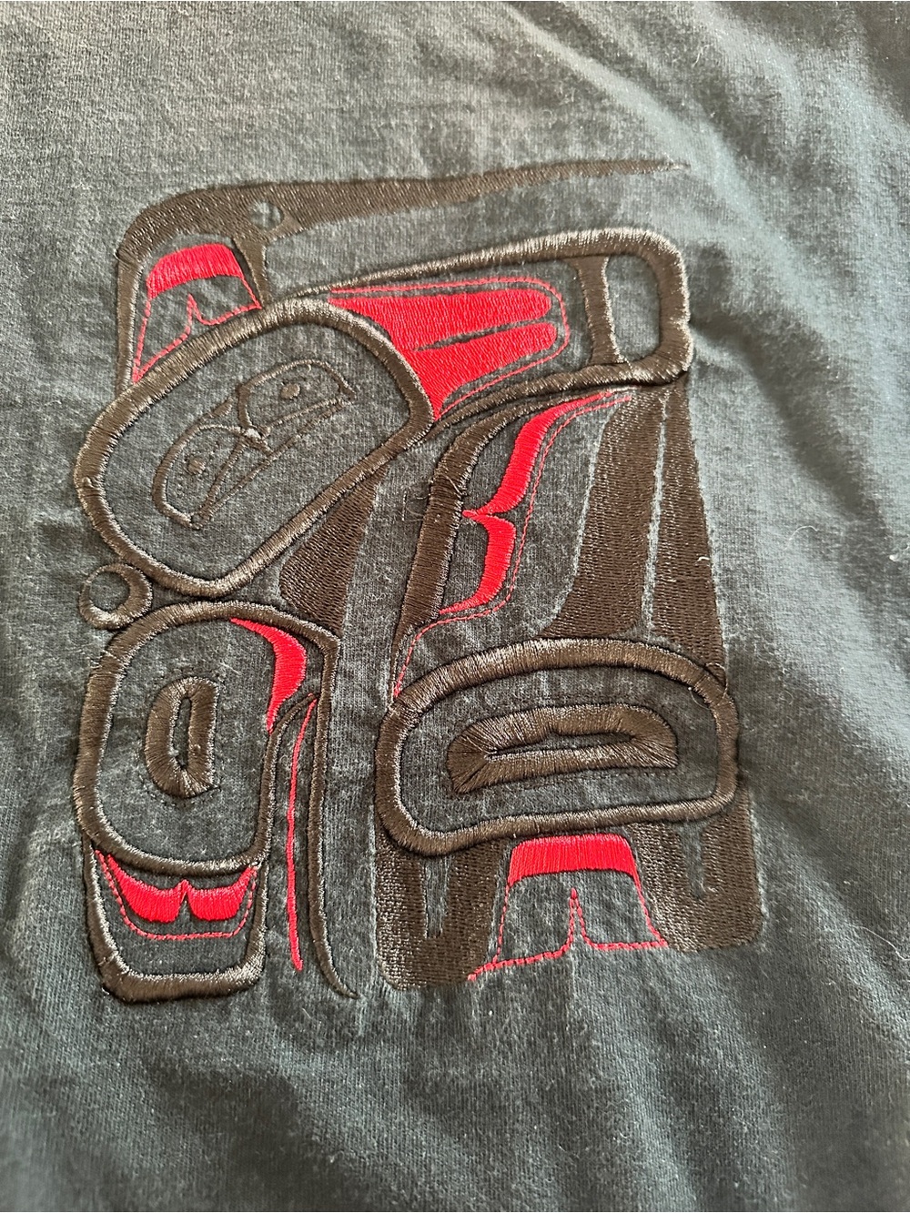 Vintage Northwest Coast Indigenous Art Embroidered T-Shirt - Large - Picture 2 of 4
